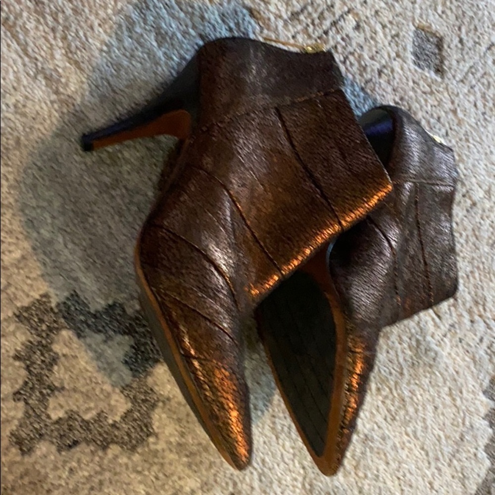 Boot - Picture 3 of 5